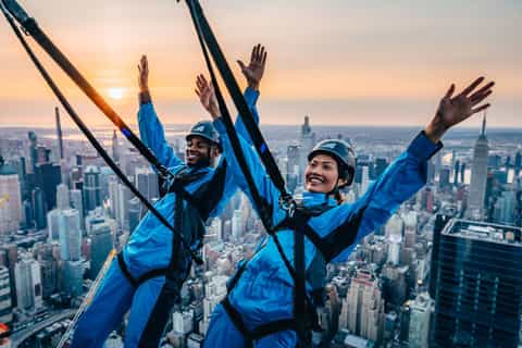 City Climb at Edge – harnessed climb on the skyscraper with skyline backdrop