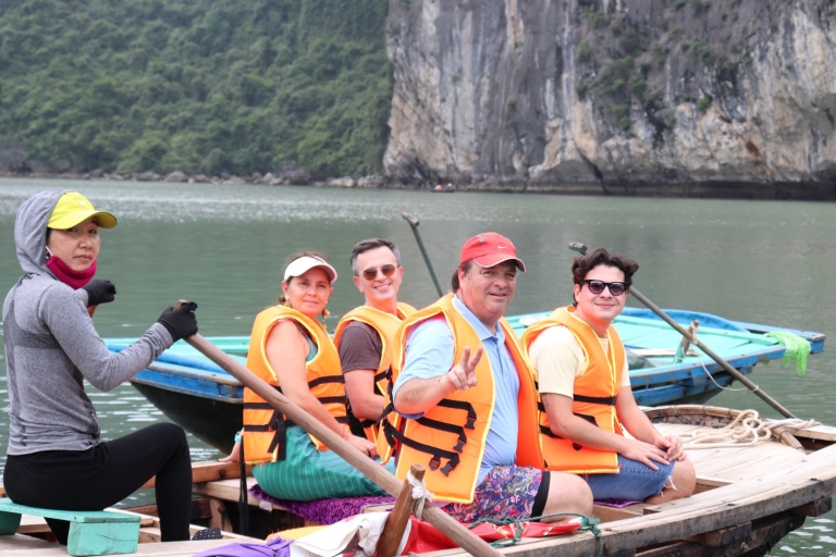 Hanoi: Inseln & Höhlen Ha Long Kreuzfahrt mit Mittagessen & KajakfahrenAb Halong: Halbtages-Kreuzfahrt