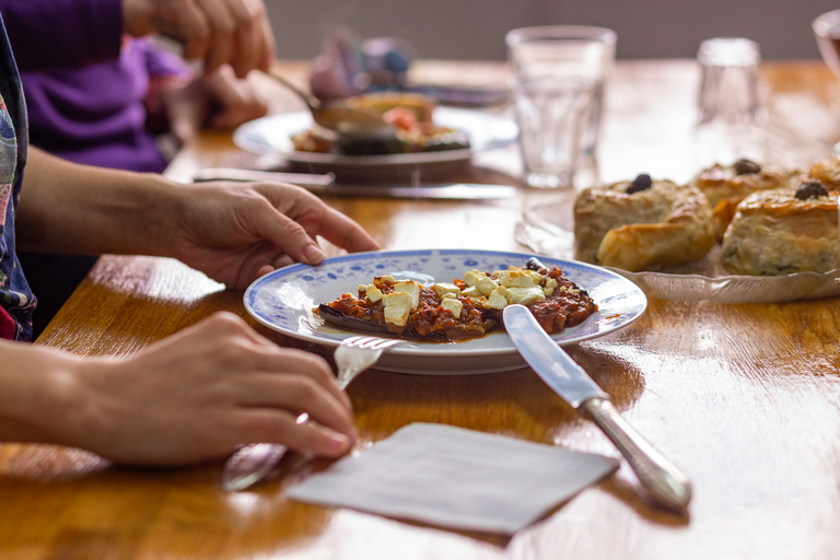 Athen: Marktbesuch und Kochkurs mit WeinAthen: 4-stündiger Kochkurs mit Marktbesuch