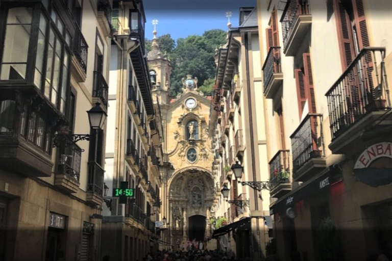 Zumaia: Baskische wijnstreek en kliffen privétourPrivérondleiding voor 3-4 personen