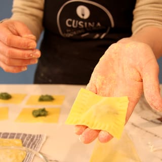 Lazise: Italian Cooking Lesson and Wine Tasting