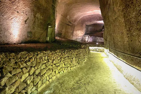ナポリ：LAPIS Museum イタリア語ガイド付き訪問