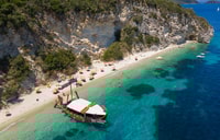 NYDRI, bateau en bois à temps plein avec BBQ & Drinks - Housity