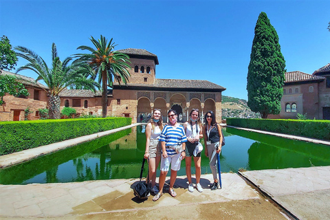 Granada: Tour guiado completo de la Alhambra con entradasTour en alemán