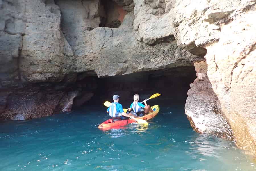 Mogán: Geführte Kajaktour zu den Höhlen und Schnorcheltour. Foto: GetYourGuide