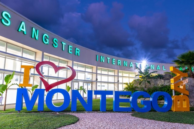 Montego Bay: One-Way or Round-trip Airport Transfer