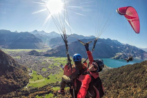 Interlaken: voo duplo de parapente com piloto