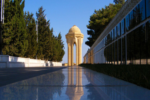 Baku: Night Tour with Flame Towers and Flag Square