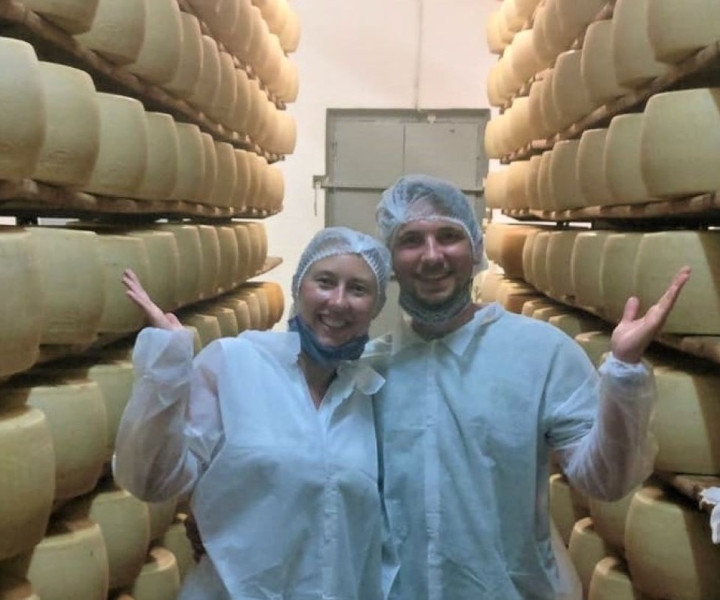 Parma: Parmigianon tuotanto ja Parman kinkun kiertoajelu ja maistelu
