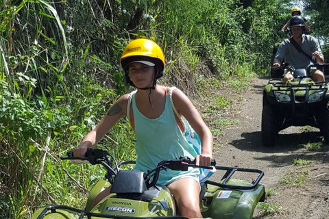 San Cristóbal: Recorrido en vehículo todoterreno en bicicleta por la jungla