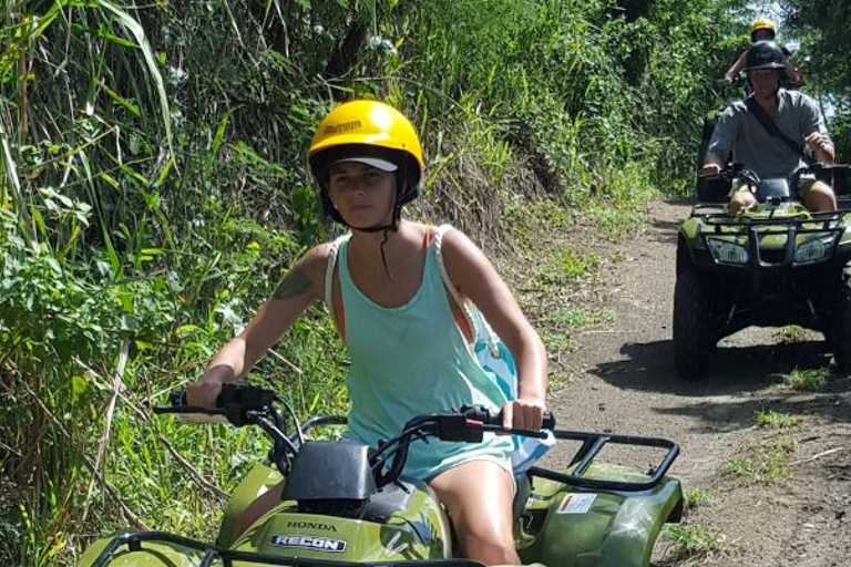 San Cristóbal: Recorrido en vehículo todoterreno en bicicleta por la jungla