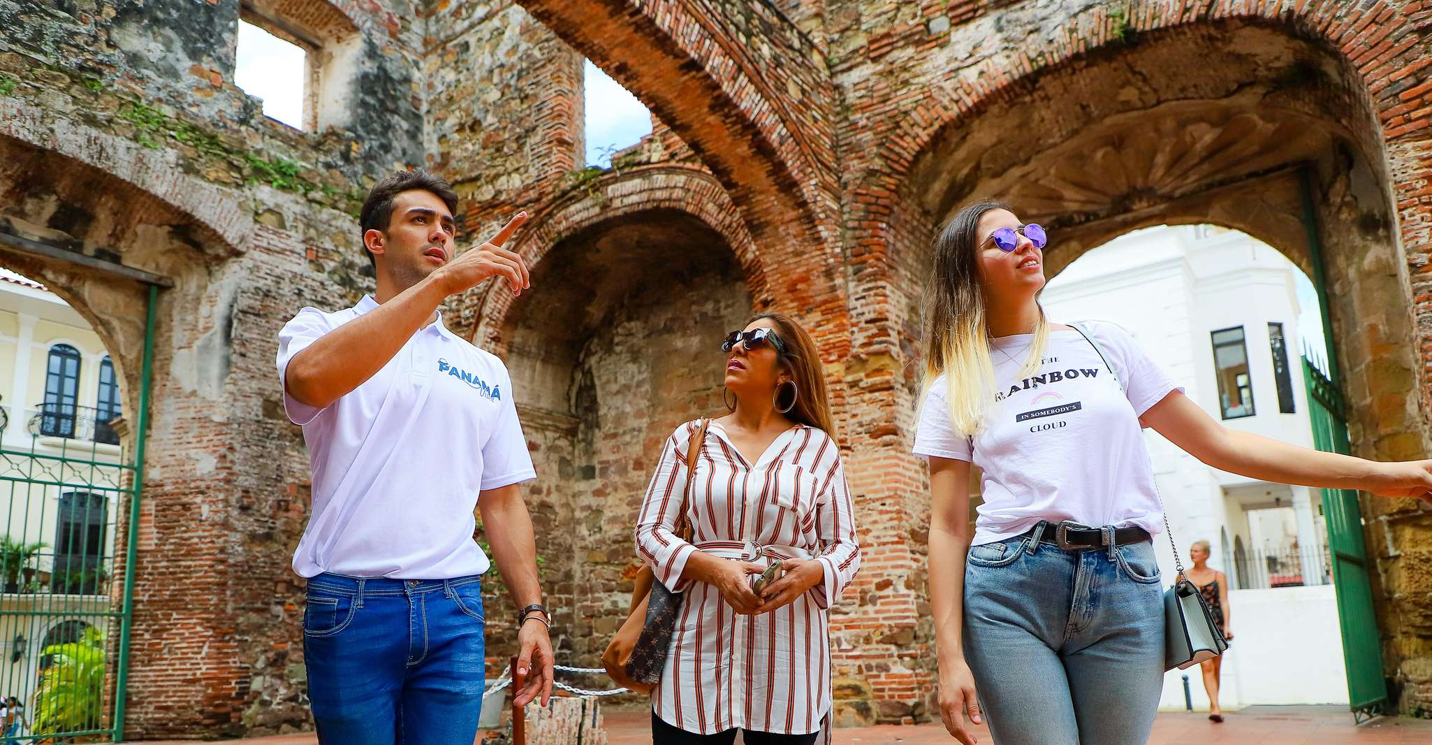 Panama City, Legenden und versteckte Juwelen von Casco Viejo Tour - Hizvo
