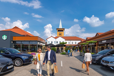 Budapest: Premier Outlet Shopping Transfer from City Center