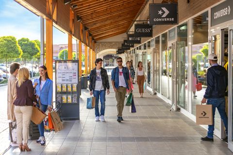 Budapest: Premier Outlet Shopping Transfer vom Stadtzentrum