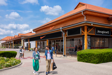 Budapest: Premier Outlet Shopping Transfer vom Stadtzentrum