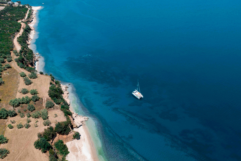 Nauplia: Crucero en catamarán con comida y bebida