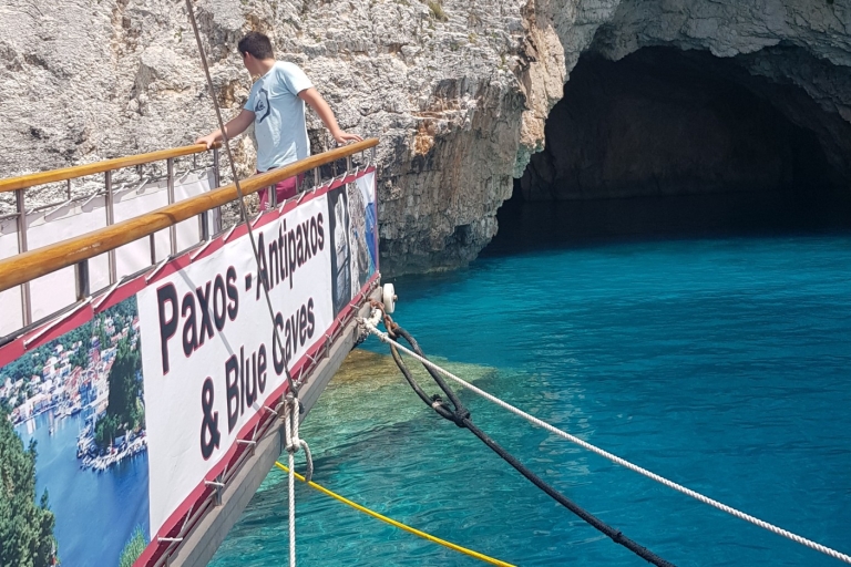 Au départ de Parga : Croisière d'une journée vers les îles Paxi et les grottes bleuesDepuis Parga : journée de croisière aux grottes bleues, à Paxos et Antipaxos