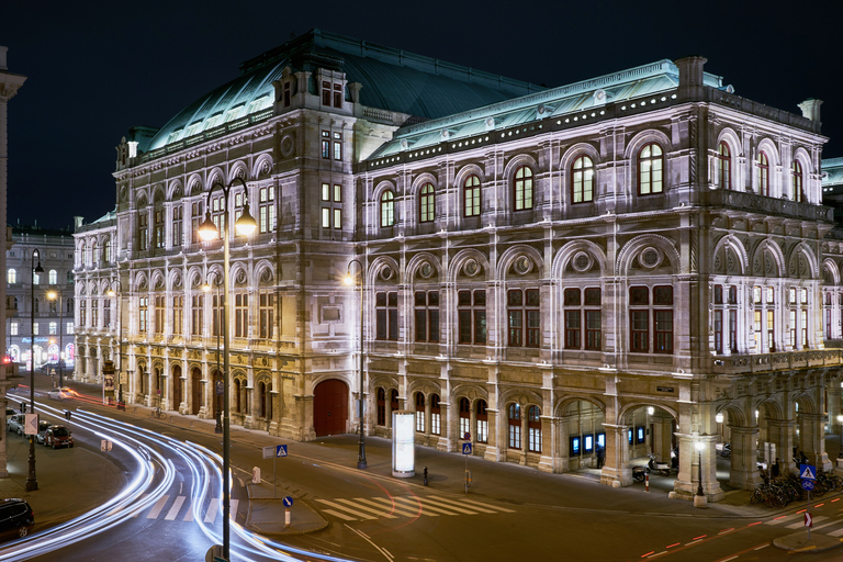 Viena: Big Bus City Highlights Night Tour com guia ao vivo