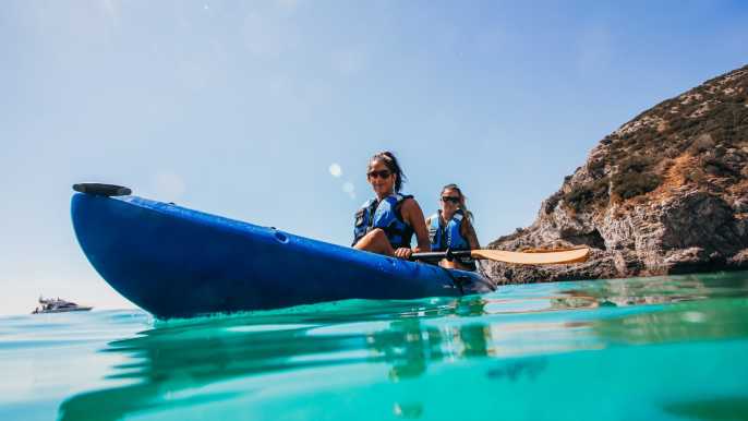 Sesimbra: tour en kayak parque natural y cuevas de Arrabida