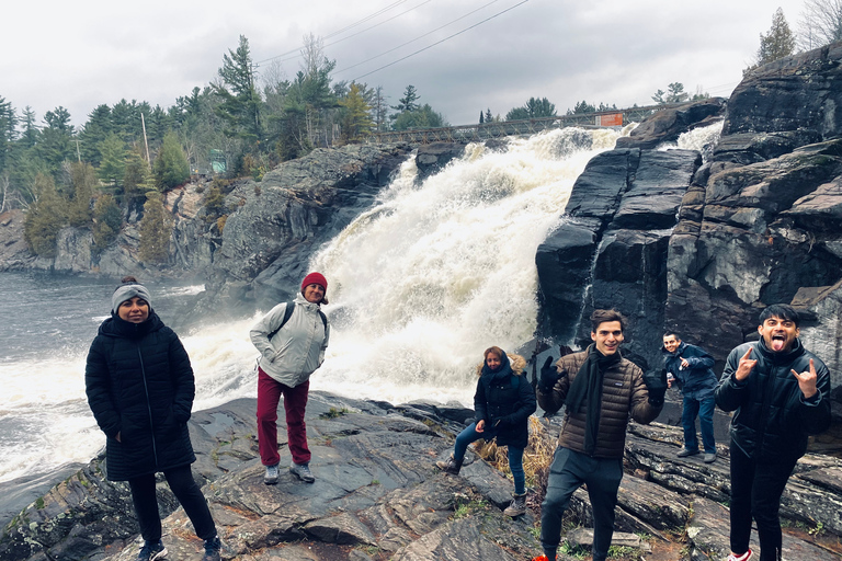 Muskoka: High Falls, Hardy Lake och Huckleberry Rock Tour