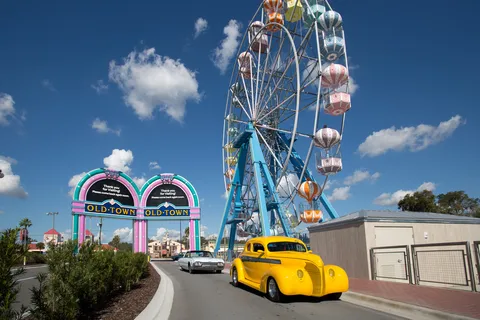 Old Town Ferris Wheel, Attractions, and Dinner