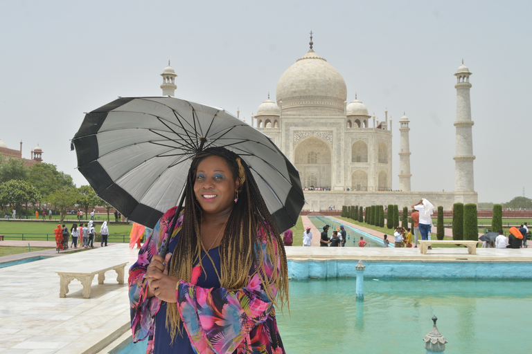 Taj Mahal y Agra: tour privado al amanecer desde DelhiTour privado con tasas de entrada