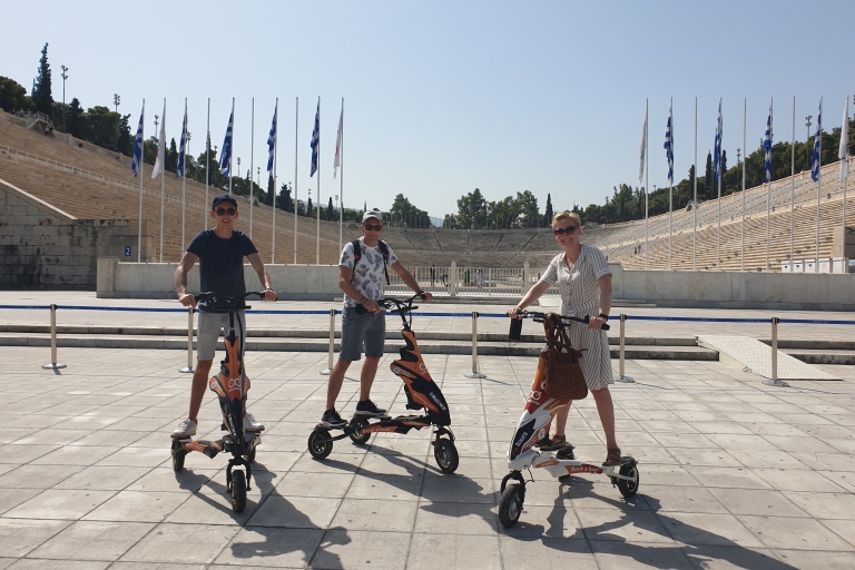 Atenas: visita guiada por la ciudad en un scooter eléctrico TrikkeTour de 90 minutos