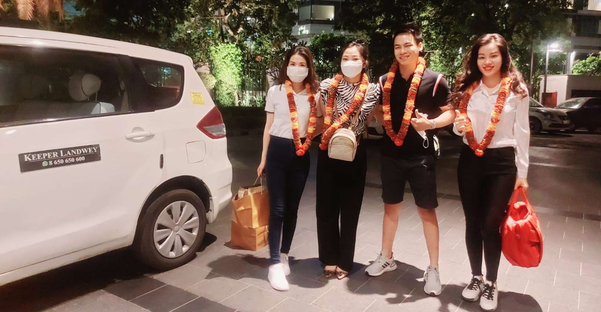 Desde Delhi, Tour privado Taj Mahal y Agra en tren expreso - Hizvo