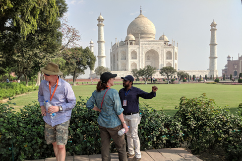 Taj Mahal y Agra: tour privado al amanecer desde DelhiTour privado con tasas de entrada