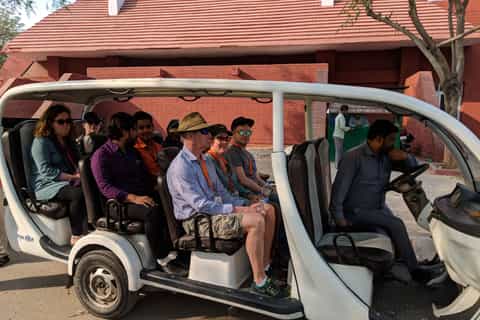 From Delhi: Private Taj Mahal and Agra Fort Tour by Car