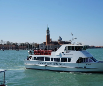 Punta Sabbioni: Murano, Burano & Torcello Guided Boat Tour