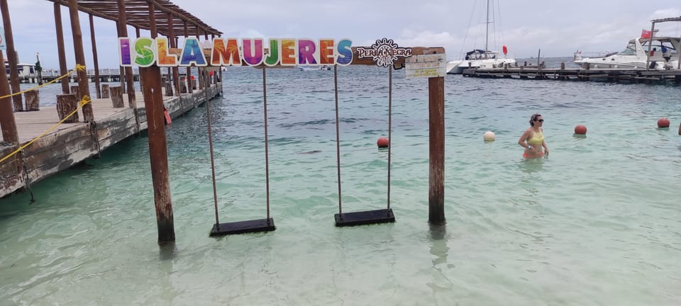 Isla Mujeres Catamaran Tour With Open Bar And Optional Lunch Getyourguide 