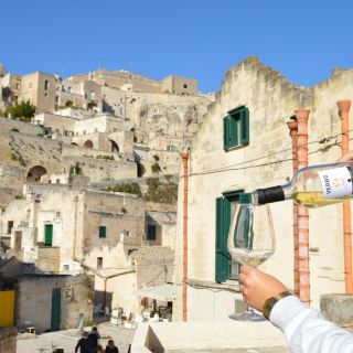 Matera: Guided Walking Tour of the Sassi with Light Lunch