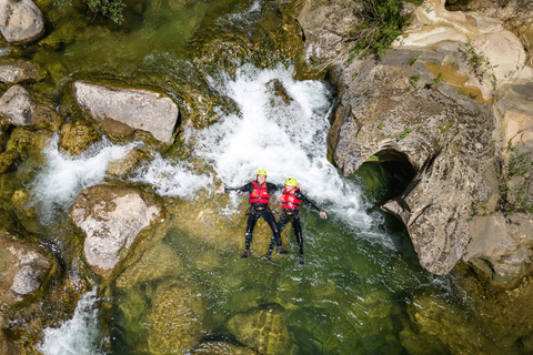 Depuis Split : Canyoning extrême sur la rivière CetinaTransfert depuis Split - Lieu de rendez-vous sur la promenade Riva