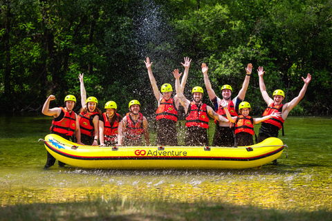 De Split/Šestanovac: Excursão de rafting nas águas brancas do rio CetinaPonto de encontro no acampamento base em Šestanovac (SEM transfer)