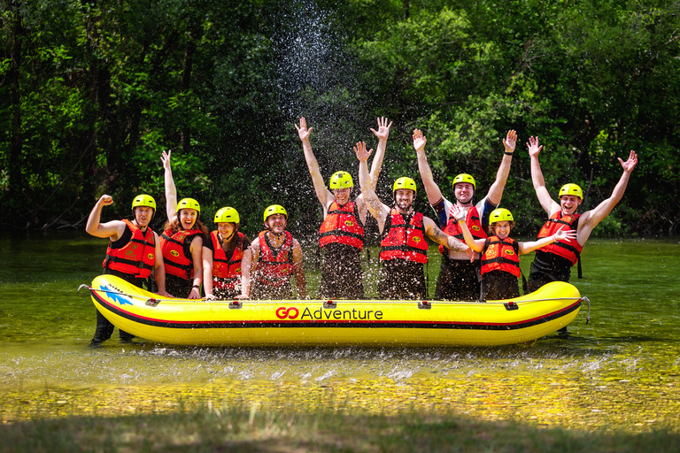 De Split/Šestanovac: Excursão de rafting nas águas brancas do rio CetinaPonto de encontro no acampamento base em Šestanovac (SEM transfer)