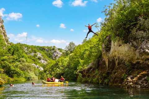 De Split/Šestanovac: Excursão de rafting nas águas brancas do rio CetinaPonto de encontro no acampamento base em Šestanovac (SEM transfer)