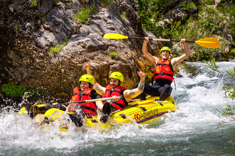 Från Split/Šestanovac: Raftingtur med forsränning på Cetina RiverMötesplats för baslägret i Šestanovac (ingen transfer)