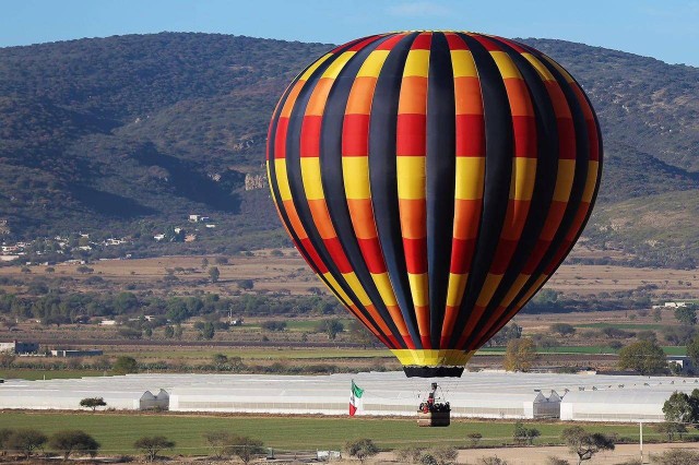 Visit Tequisquiapan Shared Hot Air Balloon Flight and Breakfast in Bernal, Mexico