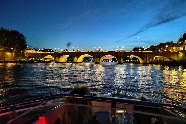 Paris: Heart of Paris Private Boat Tour with Bottle of Wine