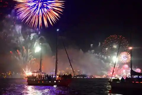Miami: Crucero para ver los fuegos artificiales del 4 de julio en lancha rápida