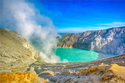 From Bali or Banyuwangi: Ijen Crater Sunrise Hike Pickup and drop-off in Banyuwangi