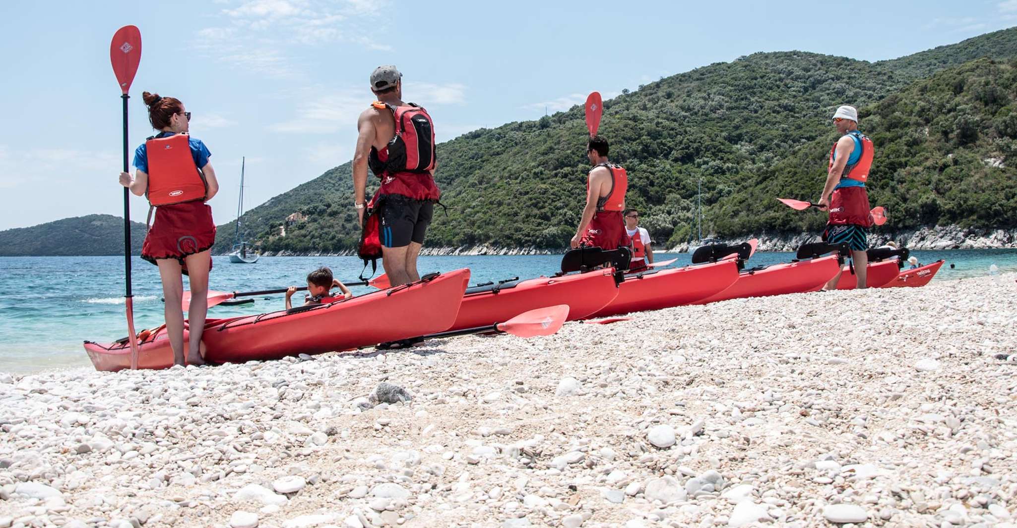 Lefkada, Sea Kayak Tour aux grottes bleues avec pique-nique - Hizvo
