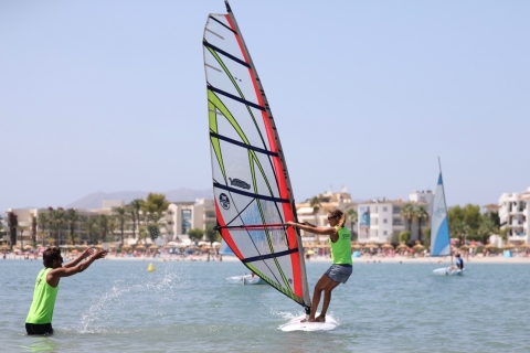 Zatoka Alacudia: 2-godzinny kurs windsurfinguKurs windsurfingu 2h