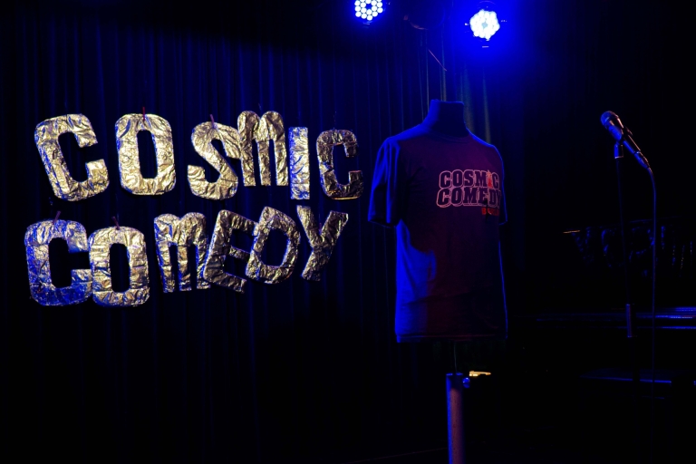 Berlín: espectáculo de Cosmic Comedy con pizza y chupitosEspectáculo de Cosmic Comed