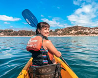 Santa Barbara, visite de kayak sur la plage de Haskell - Hizvo