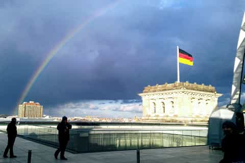 Berlin: Government Quarter Tour and Reichstag Dome Visit