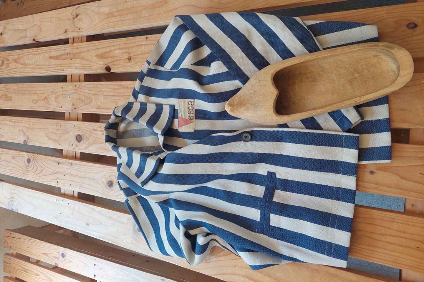 武赫特：小团游览二战国家纪念营