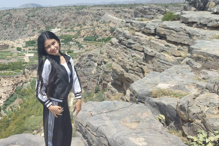Shared Tour: Nizwa Fort, Souq, Birkat Al Mouz & Jebel Akhdar
