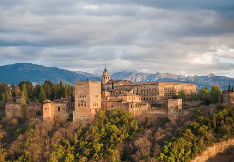 Alhambra: Alcazaba and Generalife E-Ticket with Audio Guide